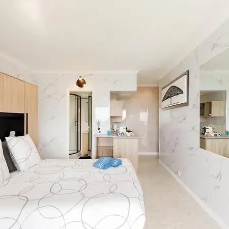 Studio Calme Et Elegant Avec Vue Mer Cannes Exterior photo