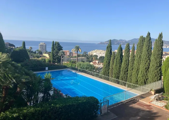 Studio Calme Et Elegant Avec Vue Mer